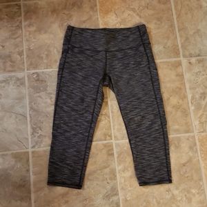 Athleta Chaturanga capri leggings